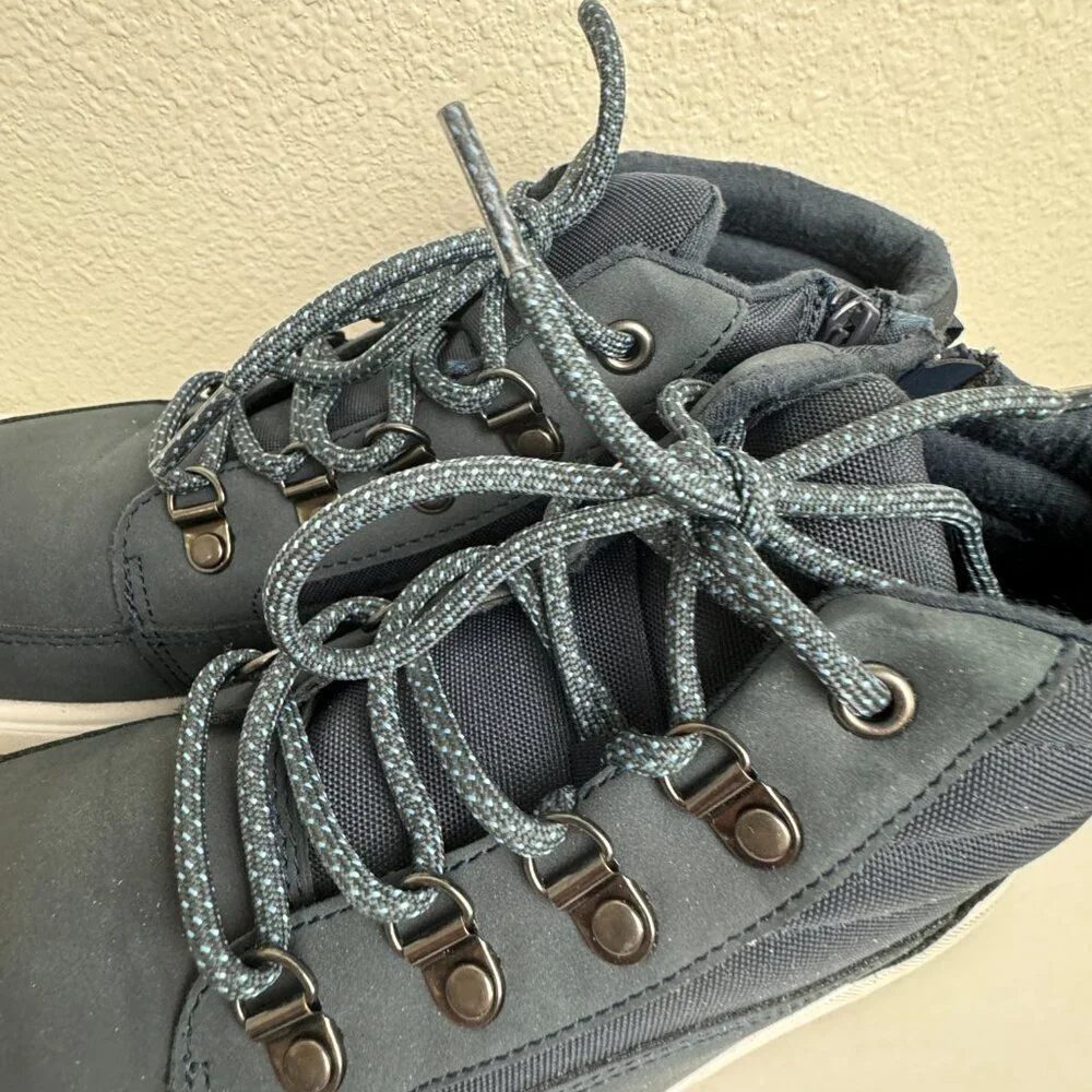 Boys' Damien Boots Navy Blue Size 6  BIG BOY Cat & Jack